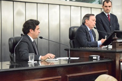 Mesa Diretora foi formada pelos deputados Isnaldo Bulhões e Luiz Dantas.JPG