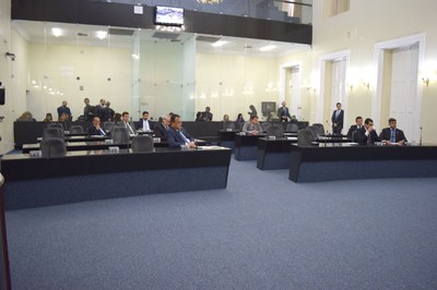 Sessão contou com a presença de 18 deputados.JPG