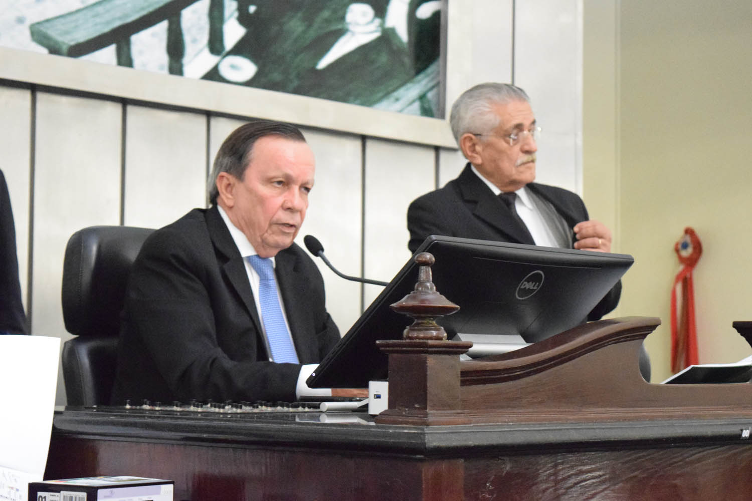 Deputado Luiz Dantas conduziu a sessão.JPG