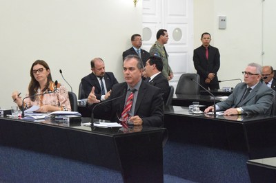 Deputado Ronaldo Medeiros em pedido de aparte.JPG