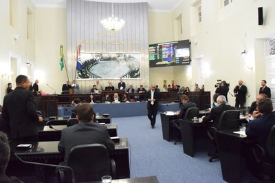 Sessão desta terça-feira debateu PEC do voto aberto.JPG