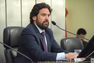Deputado Isnaldo Bulhões encerrou a sessão desta terça-feira.JPG