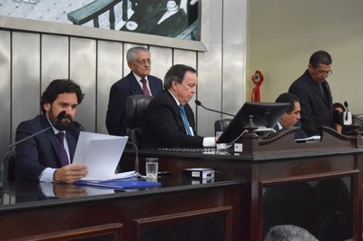 Mesa diretora contou com a presença dos deputados Isnaldo Bulhões, Luiz Dantas e Inácio Loiola.JPG