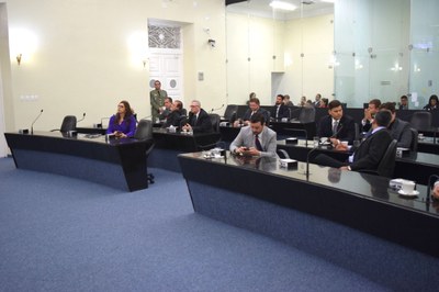 Sessão contou com a presença de 21 deputados.JPG