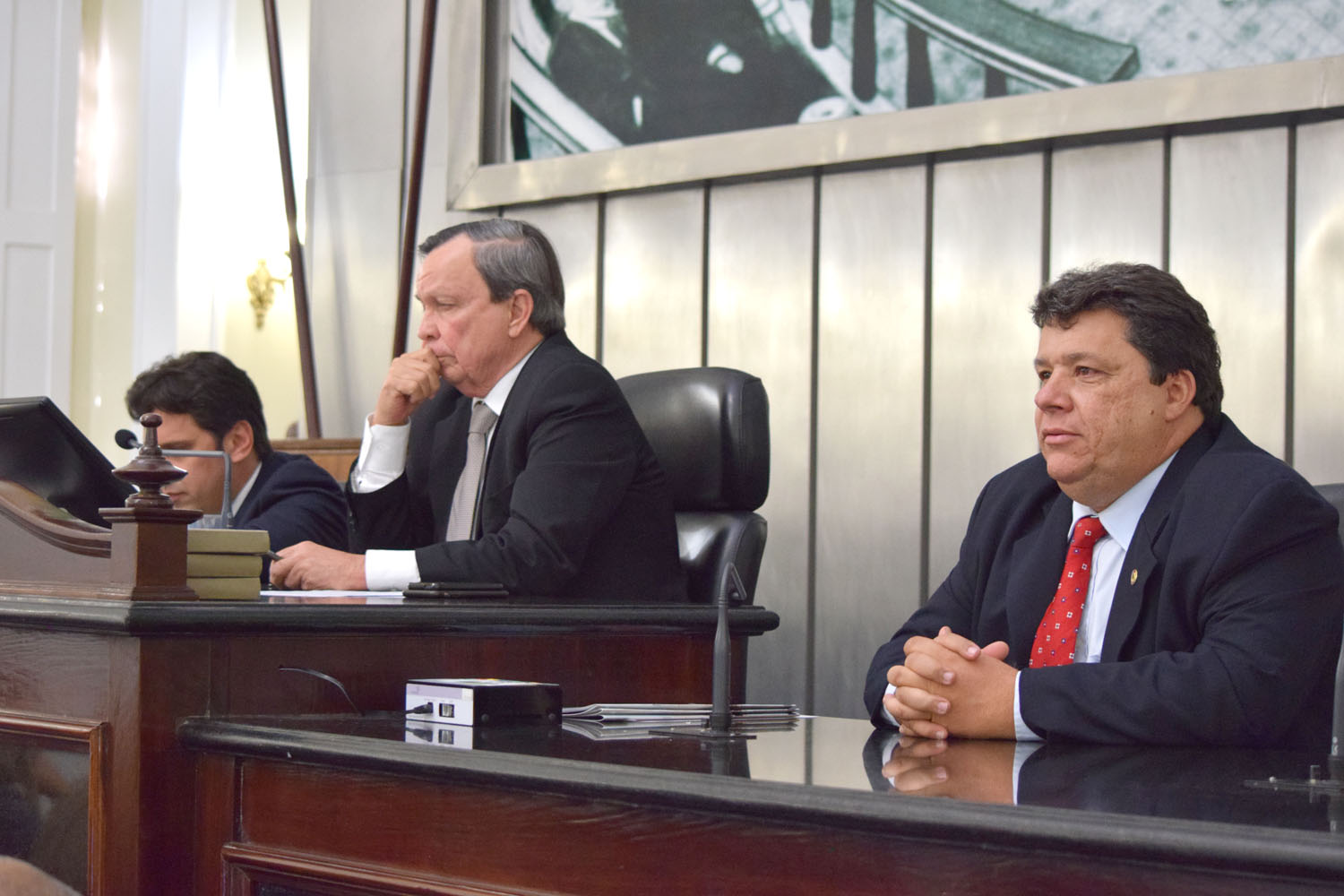 Mesa Diretora foi formada pelos deputado Luiz Dantas, Isnaldo Bulhões e Edval Gaia.JPG
