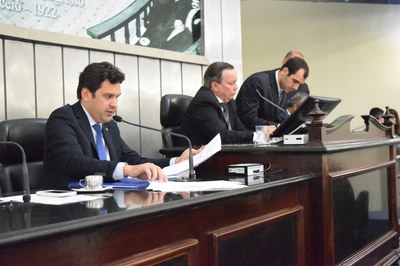 Mesa Diretora foi formada pelos deputados Isnaldo Bulhões, Luiz Dantas e Tarcizo Freire.JPG