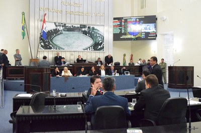 Sessão foi iniciada com a presença de 11 deputados.JPG