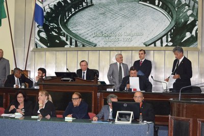 Mesa Diretora da Assembleia, presidida pelo deputado Luiz Dantas.jpg