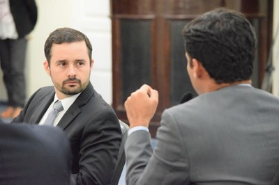 Deputado Rodrigo Cunha debate projeto de lei com Bruno Toledo.JPG