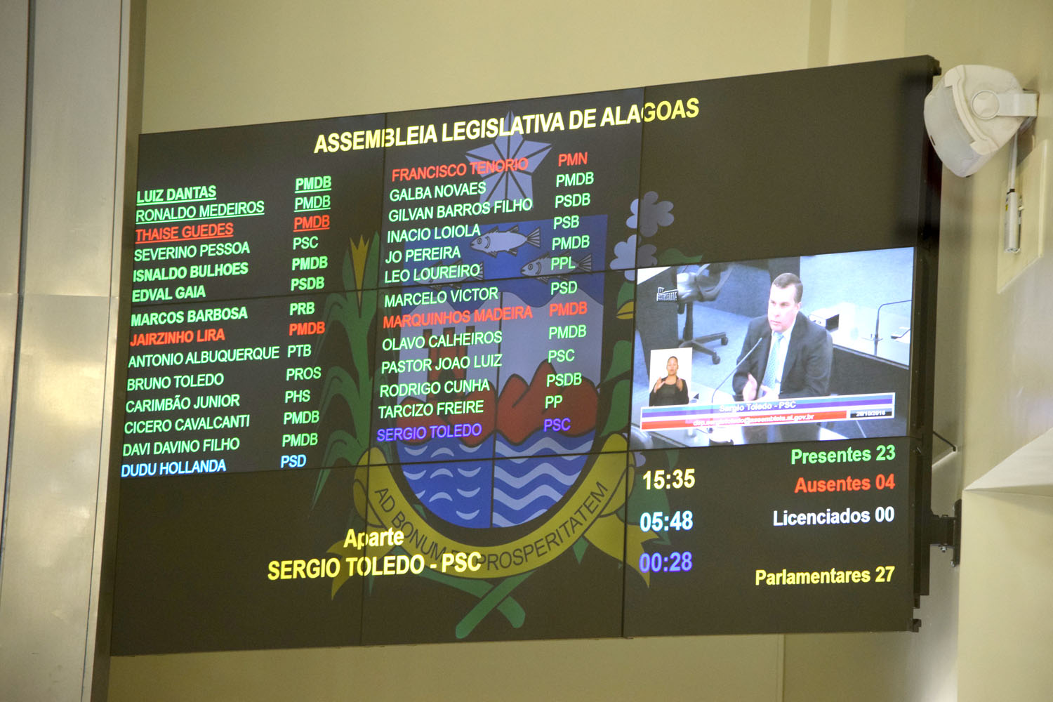 Sessão contou com a presença de 23 deputados.JPG