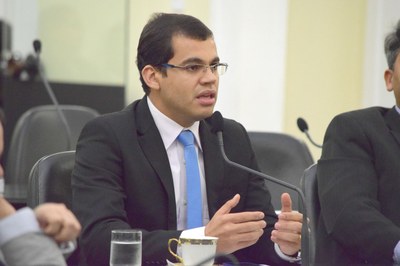 Deputado Gilvan Barros Filho em pedido de aparte.JPG