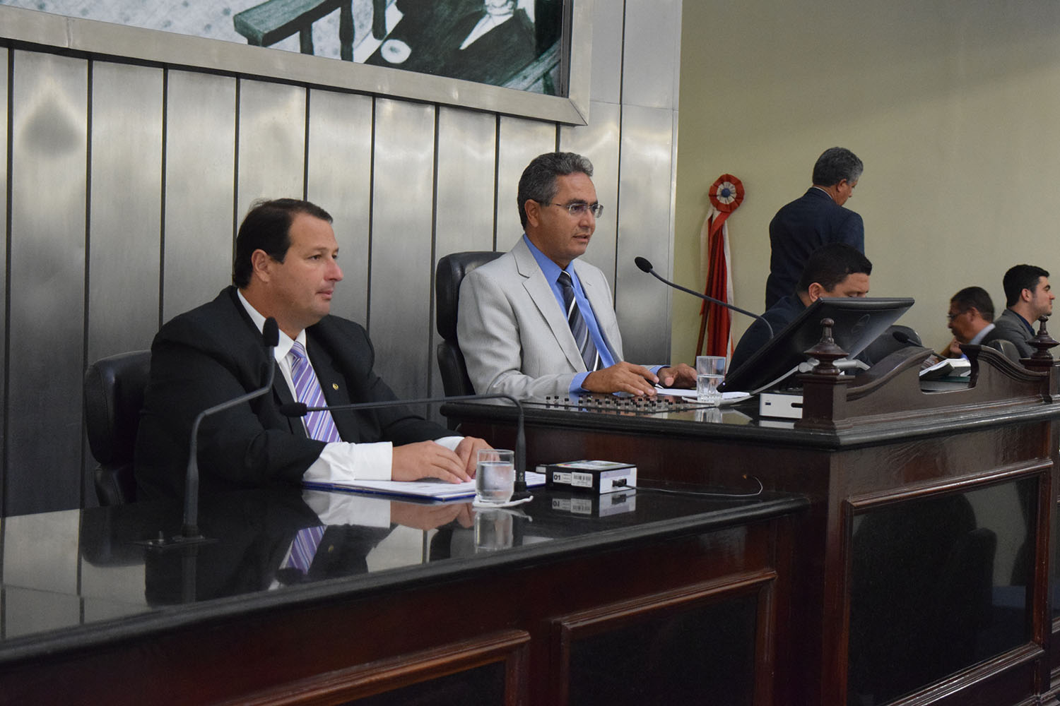 Deputados Francisco Tenório e Dudu Hollanda conduziram a sessão desta quarta-feira.JPG