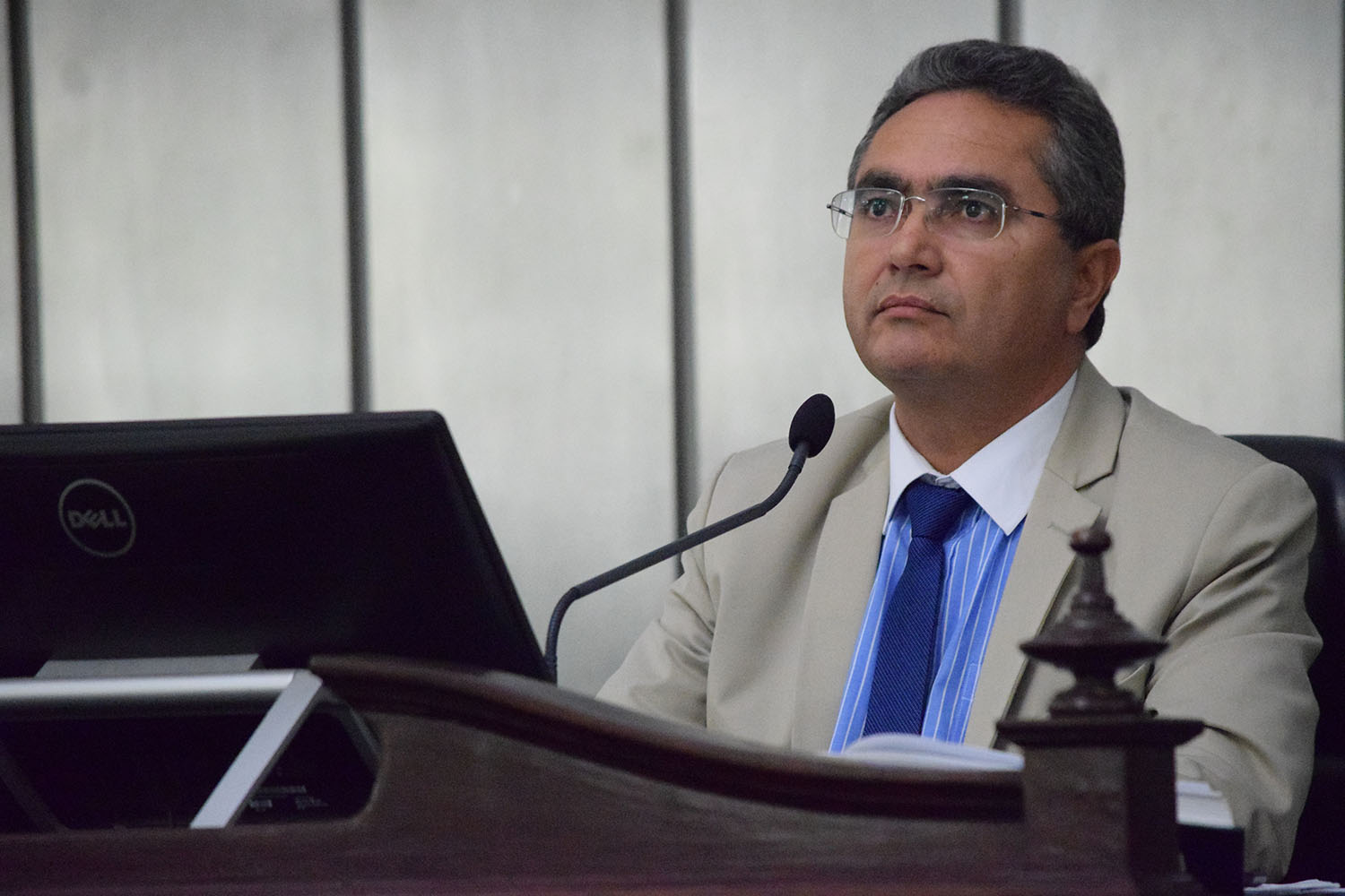 Deputado Francisco Tenório presidiu a sessão.JPG