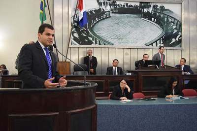Deputado Gilvan Barros Filho em momento de discurso.JPG