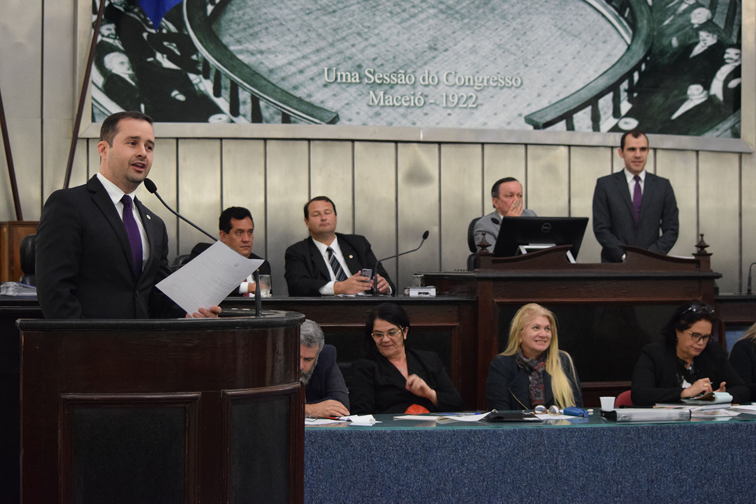 Deputado Bruno Toledo discursando.JPG