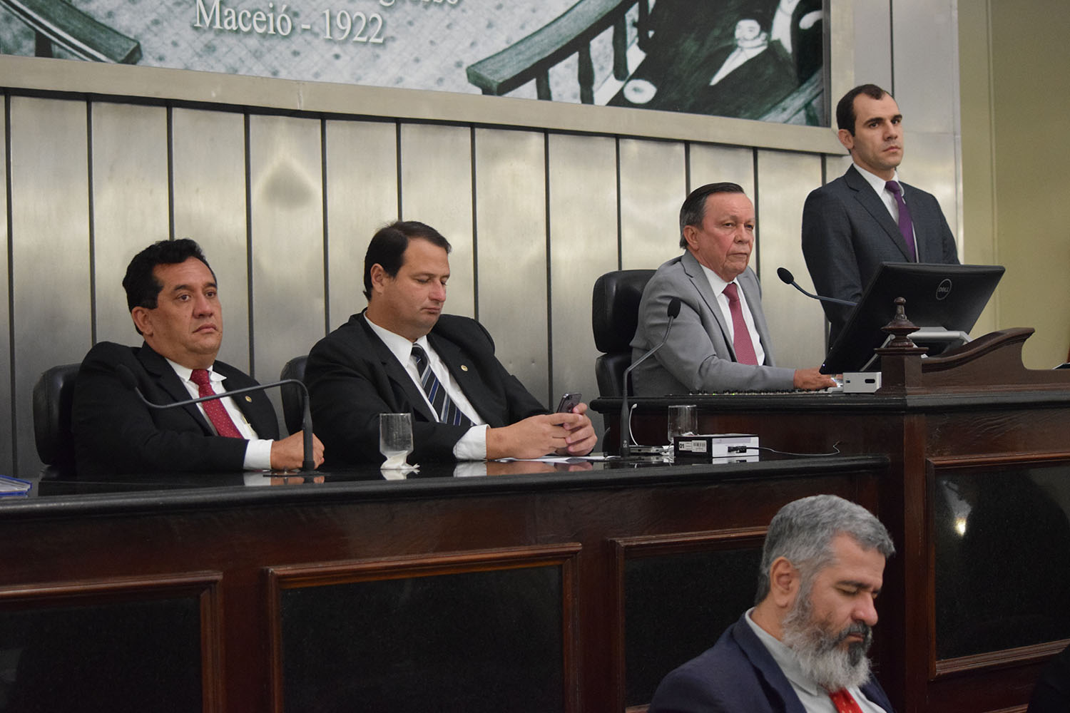 Mesa Diretoria foi composta pelos deputados Severino Pessoa, Dudu Hollanda e o presidente Luiz Dantas.JPG