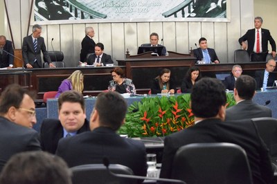 Sessão contou com a presença de 15 deputados.JPG