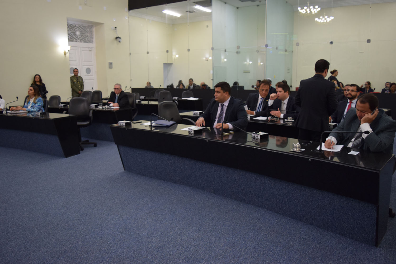 Sessão contou a presença de 21 parlamentares.JPG
