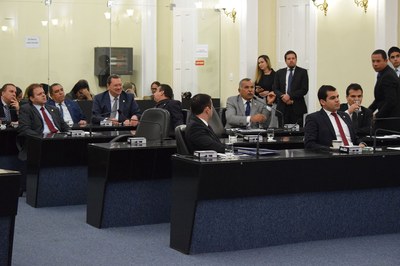 Sessão contou com a presença de 22 parlamentares.JPG