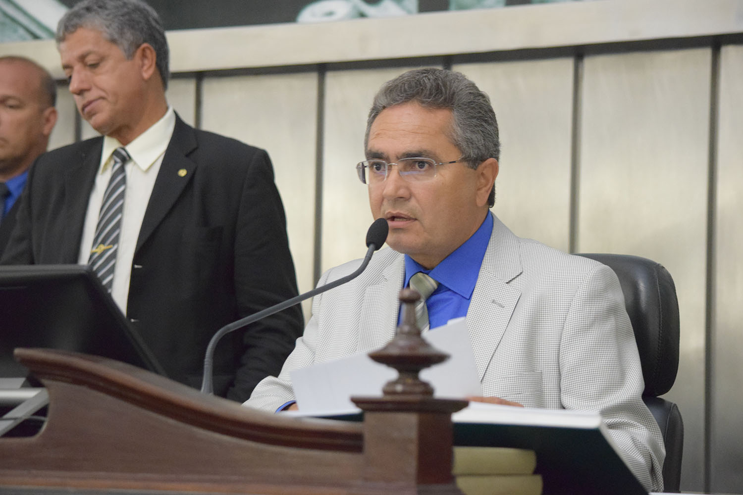 Deputado Francisco Tenório presidiu a sessão.JPG