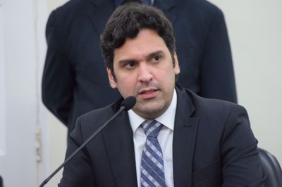 Deputado Isnaldo Bulhões.jpeg