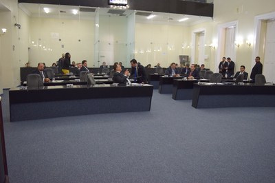 Sessão contou com a presença de 14 deputados.JPG