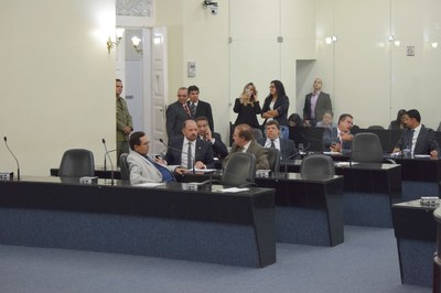 Sessão contou com a presença de 12 parlamentares.JPG