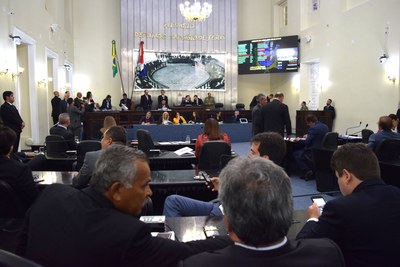 Sessão contou com a presença de 23 deputados.JPG