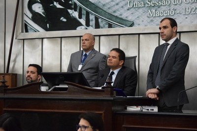 Deputados Marcelo Victor e Paulo Dantas conduzem sessão.JPG