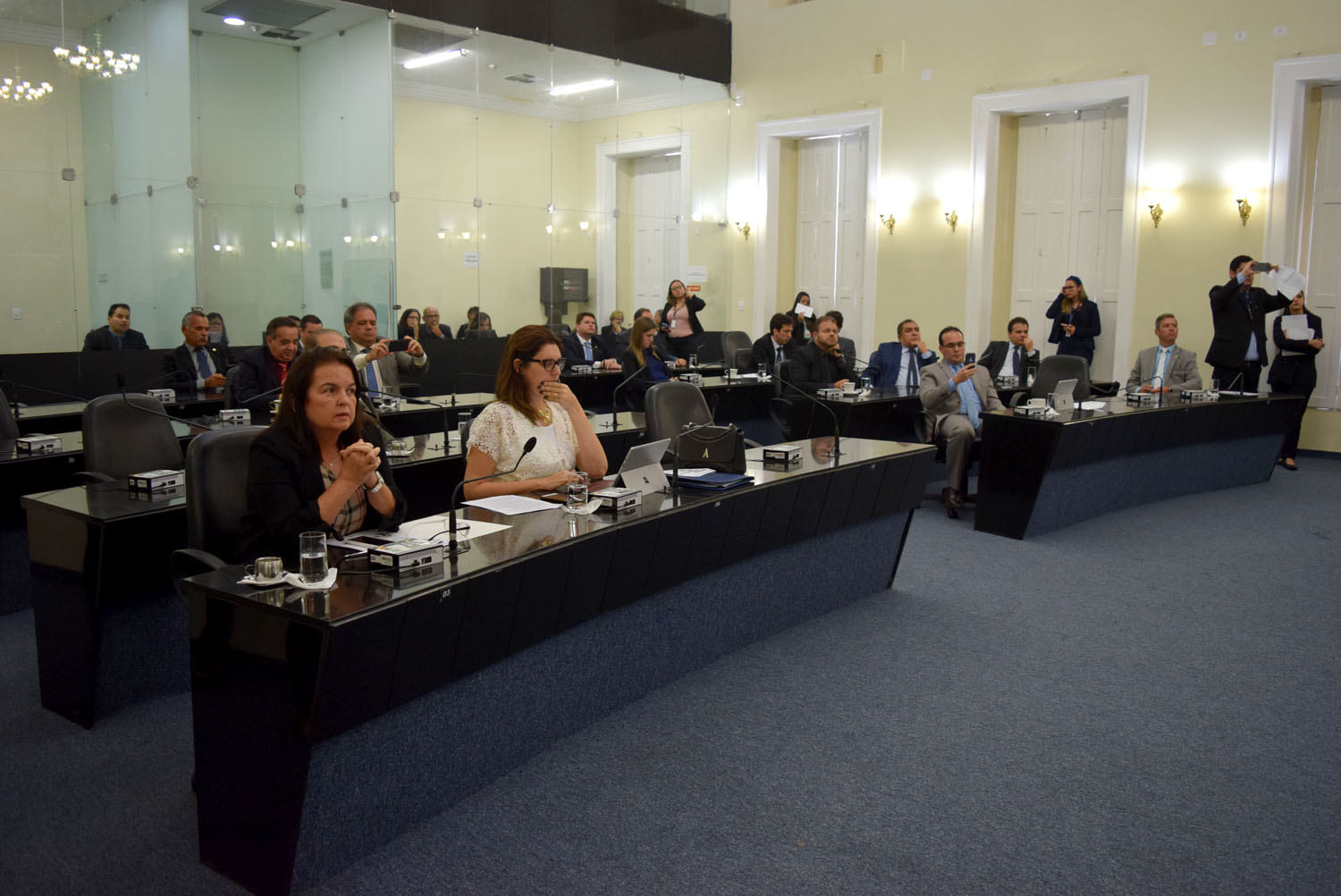 Sessão contou com 19 parlamentares.JPG