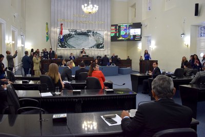 Sessão contou com a presença de 21 parlamentares.JPG