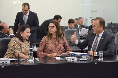 Deputados Fátima Canuto, Jó Pereira e Galba Novaes.JPG