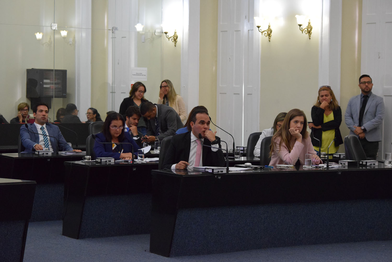 Sessão contou com a presença de 20 parlamentares.JPG