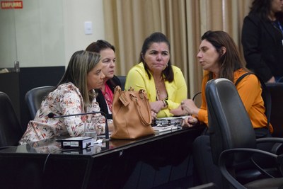 Deputadas Flávia, Fátima, Angela e Jó.JPG