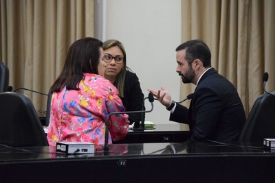 Deputados Fátima Canuto, Flávia Cavalcante e Bruno Toledo.JPG