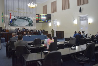 Sessão contou com a presença de 20 deputados.JPG