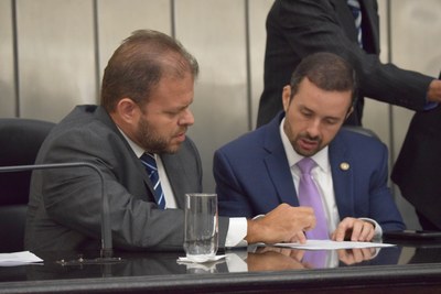 Deputados Léo Loureiro e Bruno Toledo.JPG