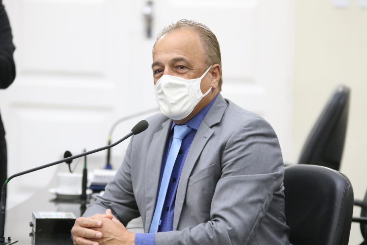 Galba Novaes.jpeg