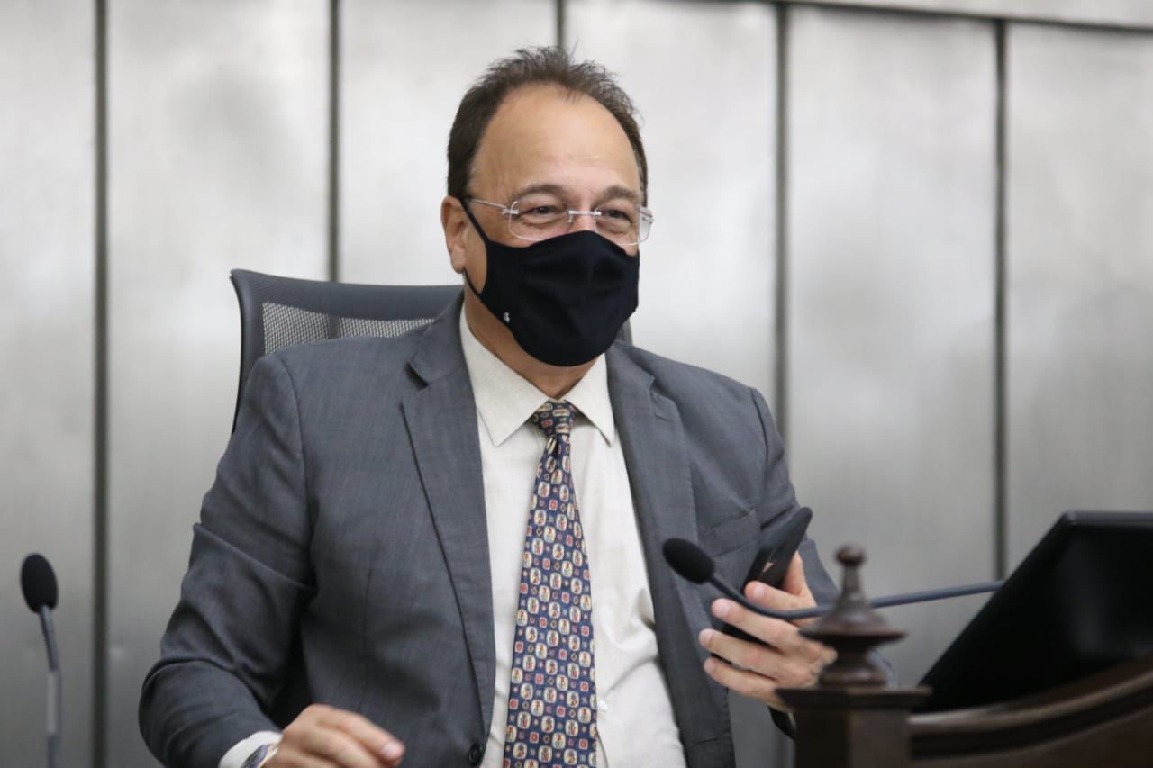 Galba Novaes.jpeg