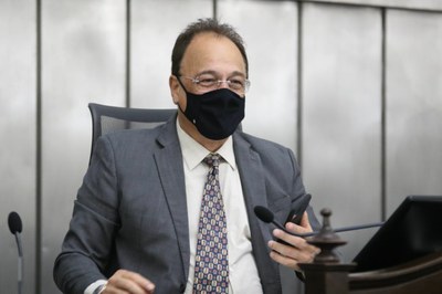 Galba Novaes.jpeg