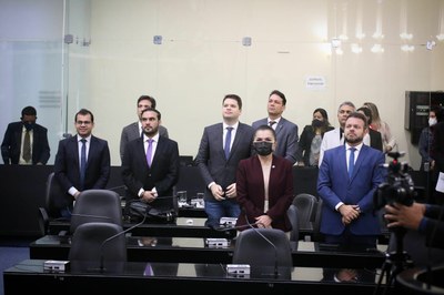 Um minuto de silência em respeiro ao falecimento do jornalista Canetinha.jpeg