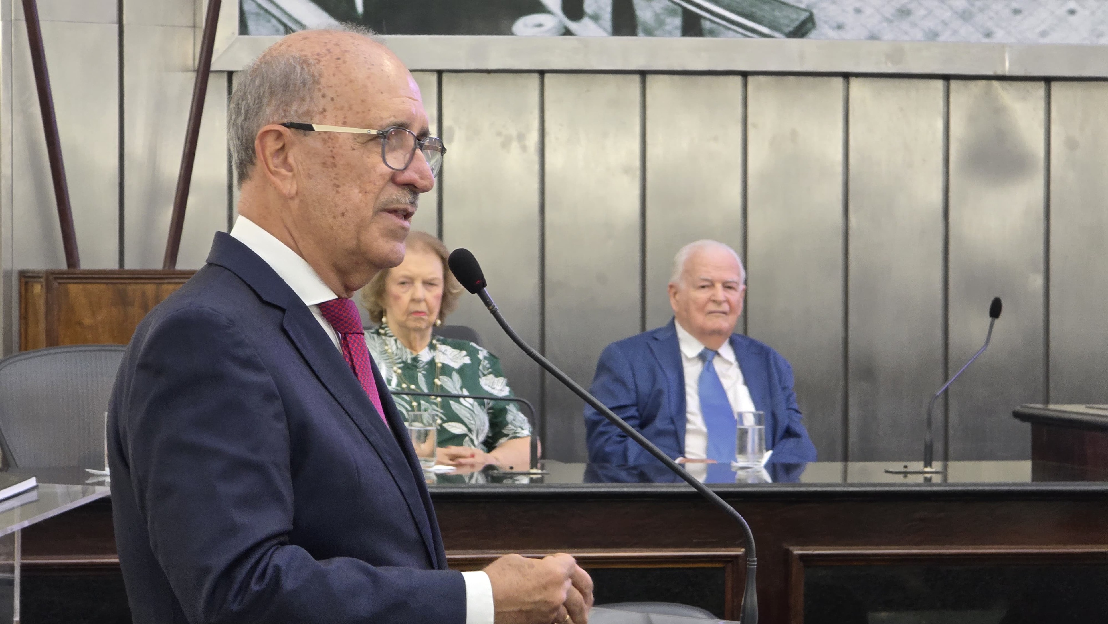 Sessão Solene - Comenda Dra. Zilda Arns - Charles Leahy (2).jpeg