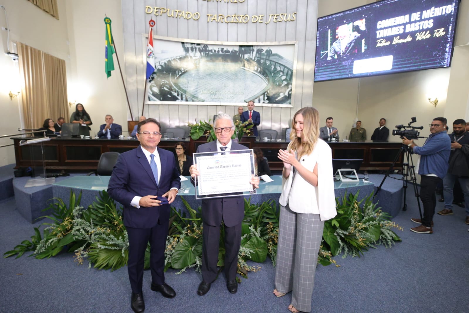 Sessão Solene - Comenda Tavares Bastos - Teotonio Vilela Filho (4).jpeg