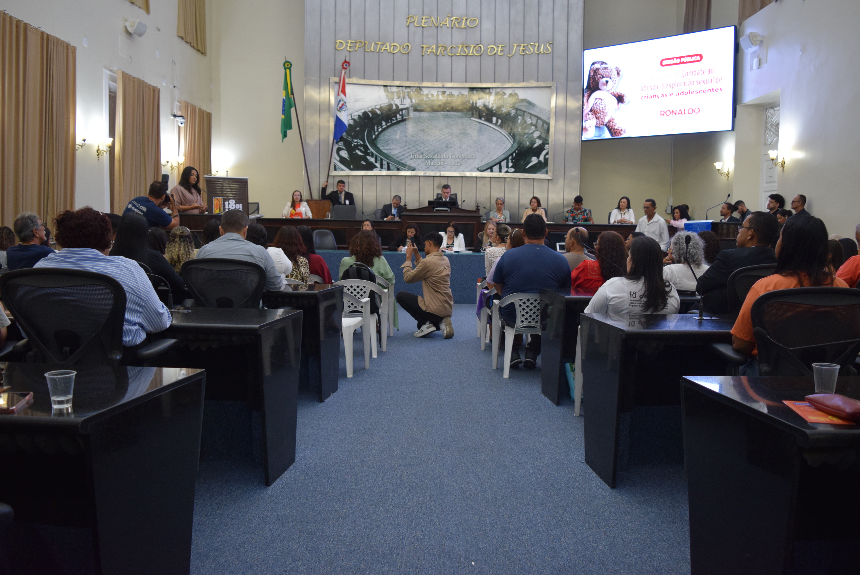 Sessão Especial - Dia de Combate ao Abuso Sexual da Criança e do Adolescente (3).JPG