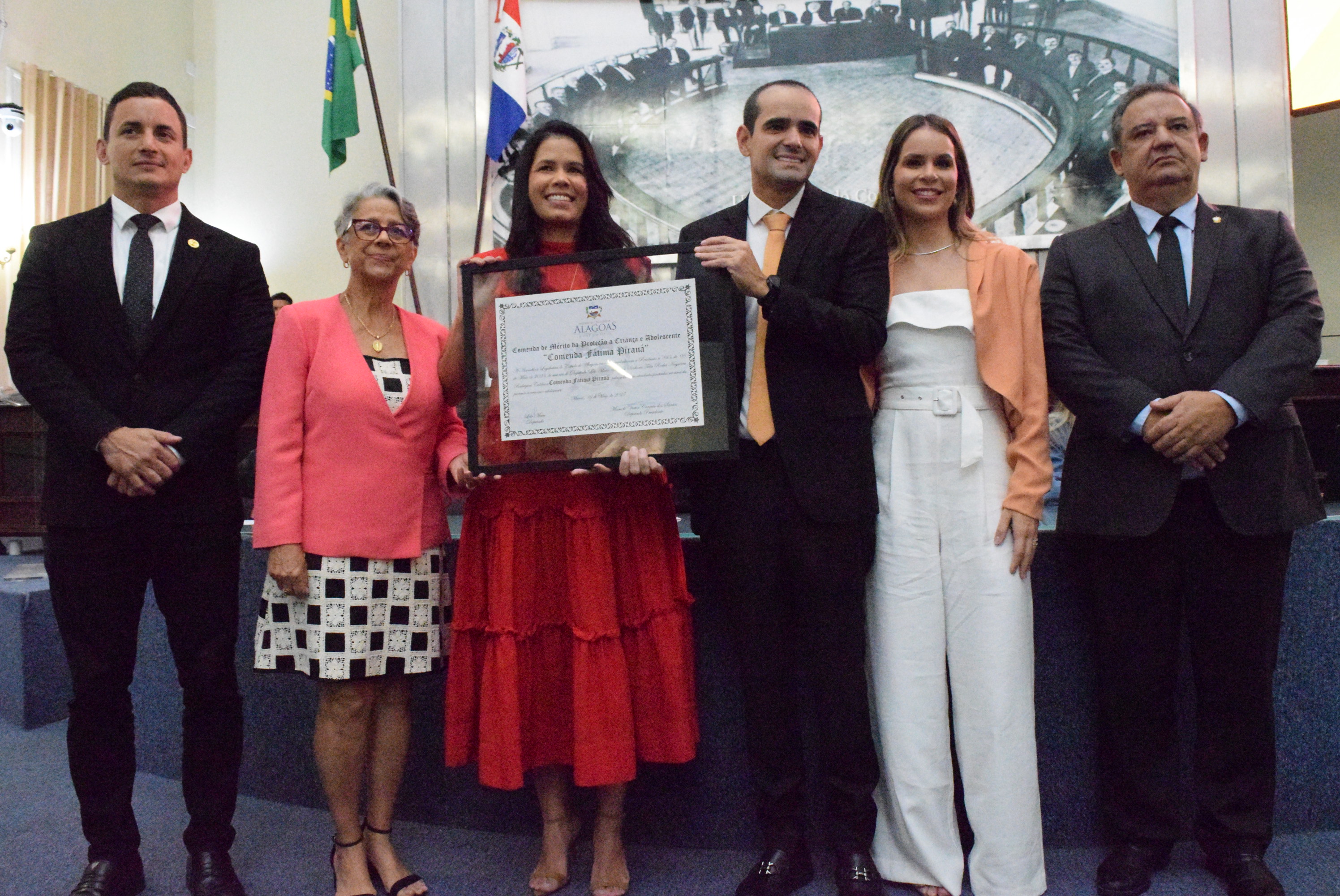 Sessão Solene - Comenda Fátima Pirauá (11).JPG