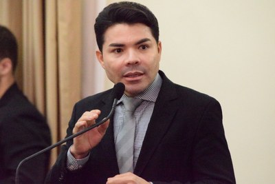 Sessão Solene - Comenda Fátima Pirauá (24).JPG