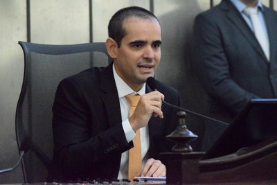 Sessão Solene - Comenda Fátima Pirauá (31).JPG