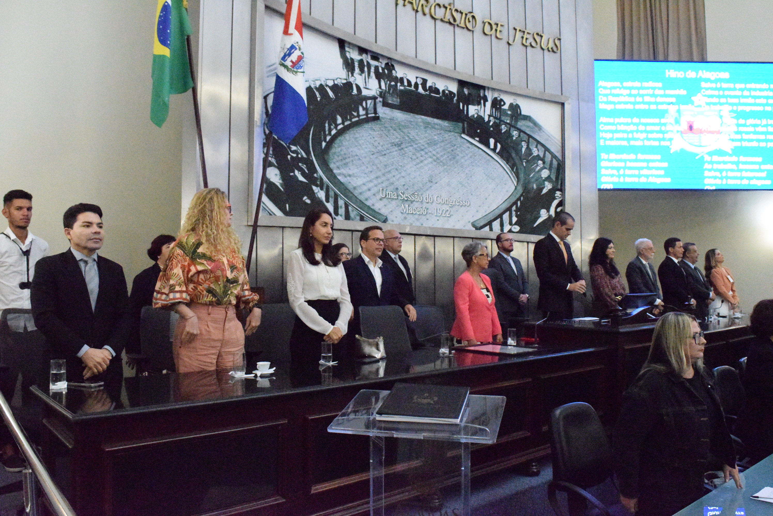 Sessão Solene - Comenda Fátima Pirauá (33).JPG