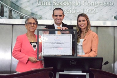 Sessão Solene - Comenda Fátima Pirauá (37).JPG