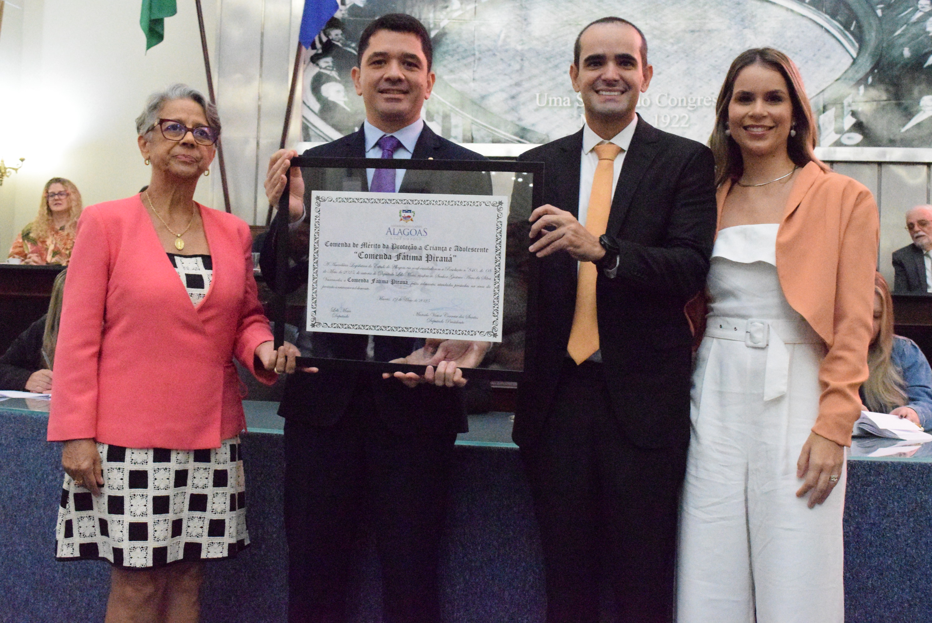 Sessão Solene - Comenda Fátima Pirauá (7).JPG